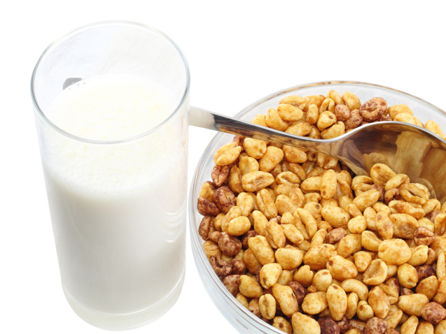 Milk’s glasses with bowl  flakes. Isolated