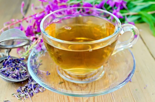 230614_herbal_tea_from_fireweed_in_cup_with_strainer-1024×678